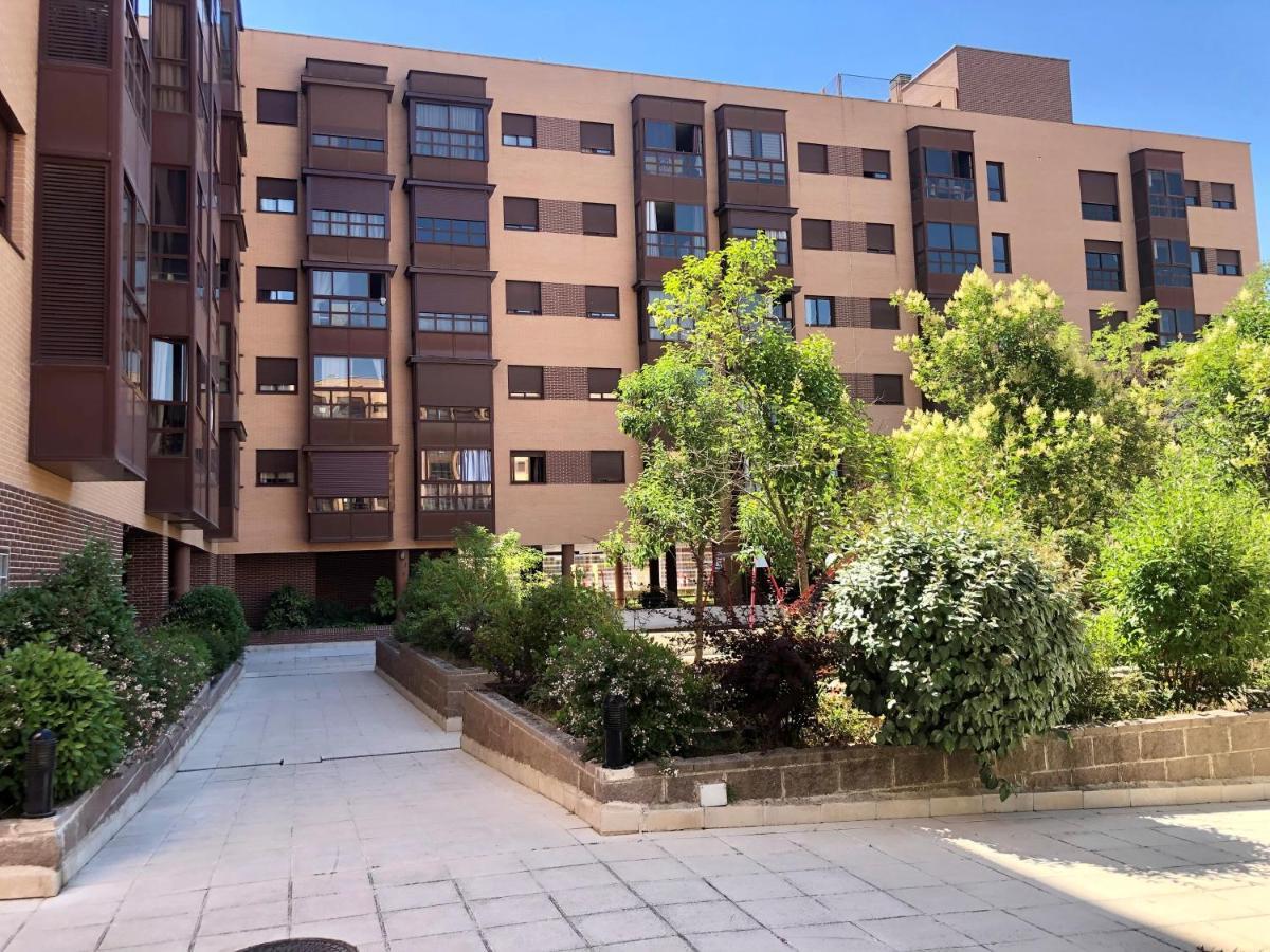 Apartamento Wanda Ifema Con Parking Y Piscina Madrid Bagian luar foto