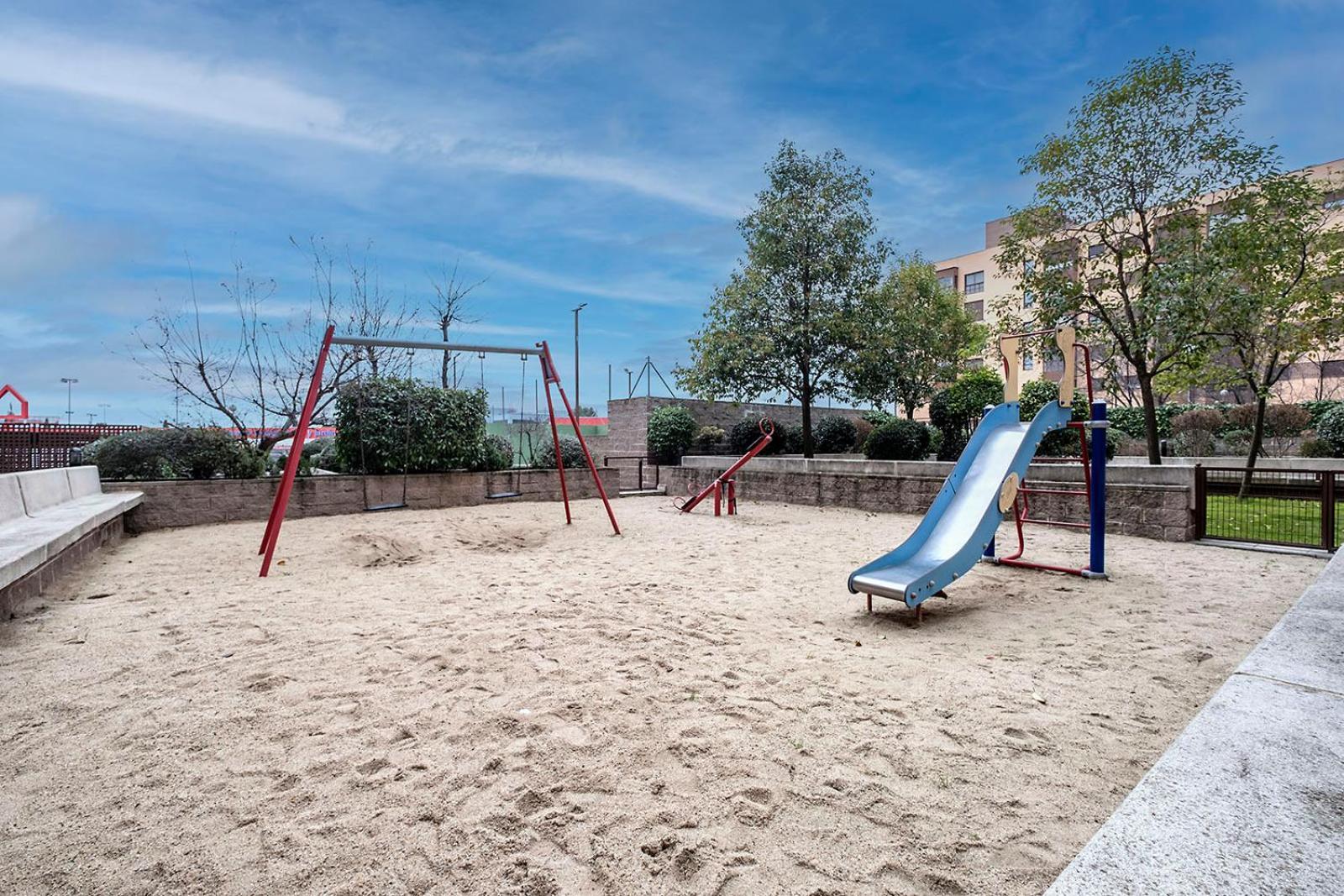 Apartamento Wanda Ifema Con Parking Y Piscina Madrid Bagian luar foto